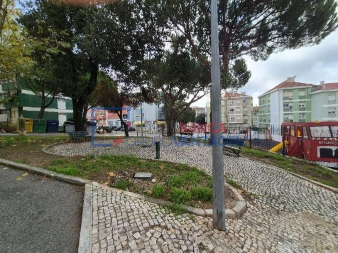 Apartamento T2 para Venda em Agualva e Mira-Sintra Foto 5