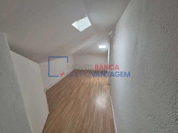 Apartamento T2 para Venda em Agualva e Mira-Sintra Foto 14