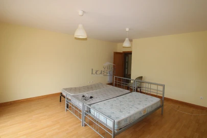 Moradia T2 para Arrendamento em Santa Marinha e São Pedro da Afurada