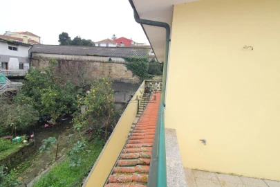 Moradia T2 para Arrendamento em Santa Marinha e São Pedro da Afurada
