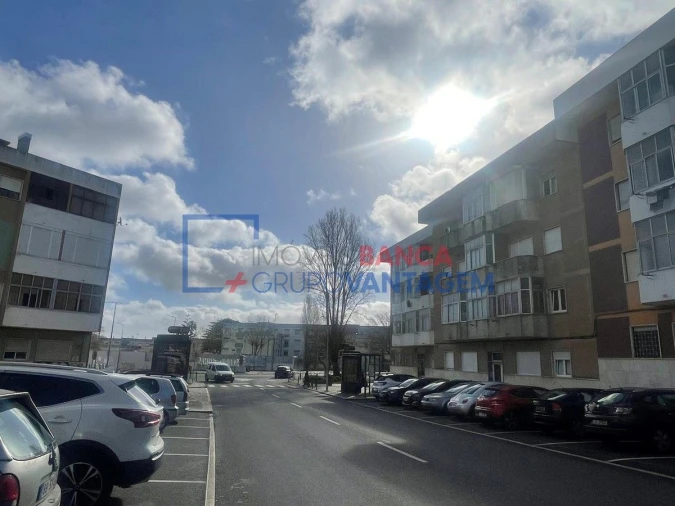 Apartamento T3 para Venda em Rio de Mouro Foto 4