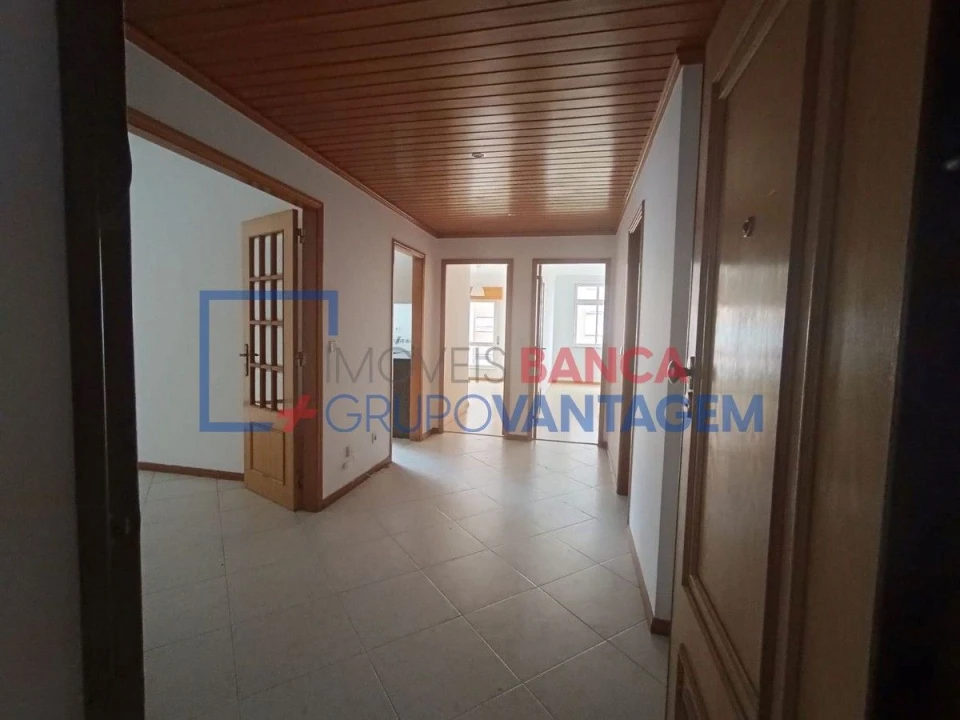 Apartamento T2 para Venda em Rio de Mouro Foto 15