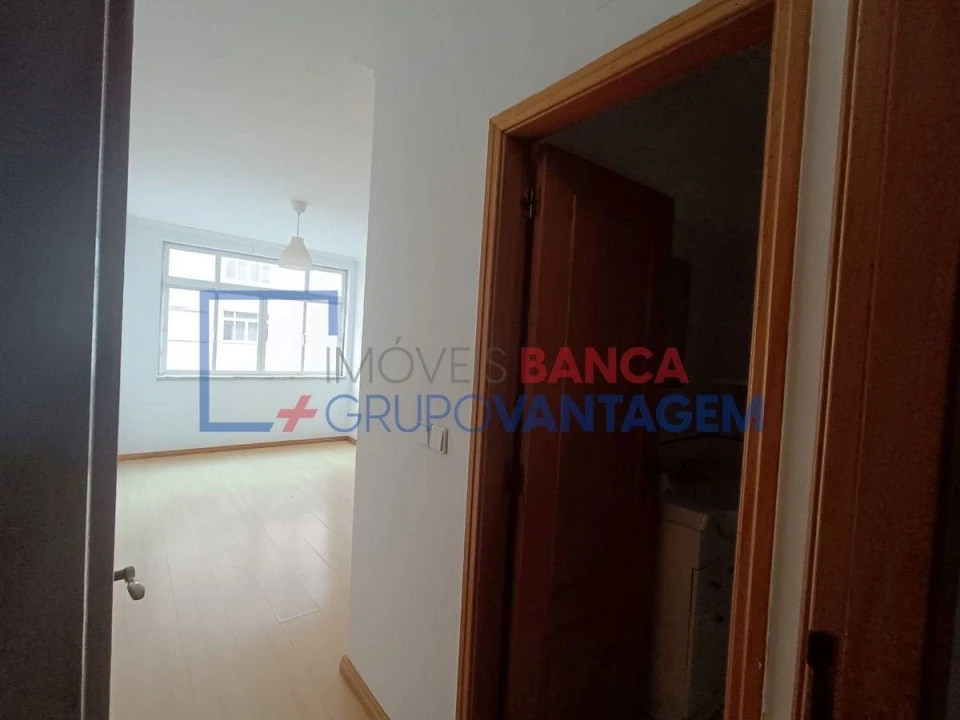 Apartamento T2 para Venda em Rio de Mouro Foto 16