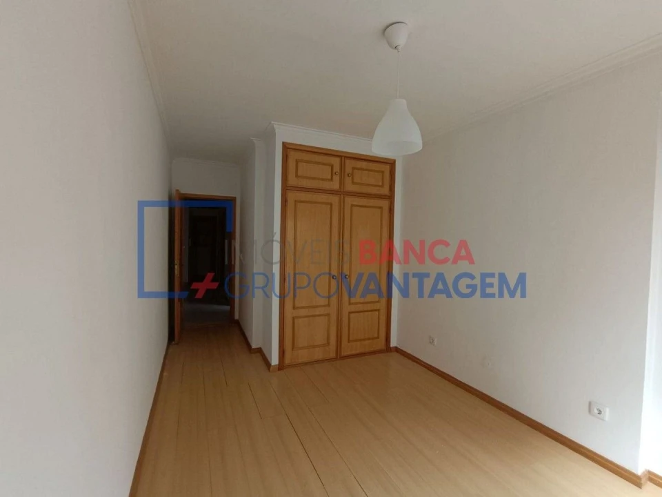 Apartamento T2 para Venda em Rio de Mouro Foto 20