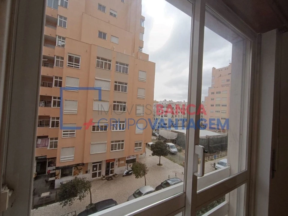 Apartamento T2 para Venda em Rio de Mouro Foto 26