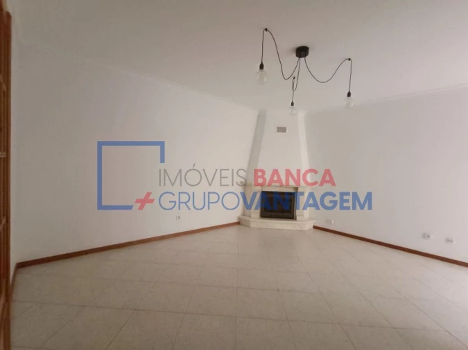 Apartamento T2 para Venda em Rio de Mouro Foto 13