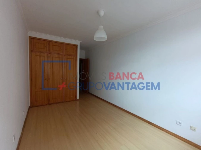 Apartamento T2 para Venda em Rio de Mouro Foto 8