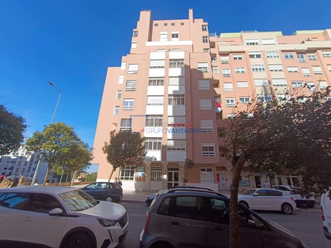 Apartamento T2 para Venda em Rio de Mouro Foto 25