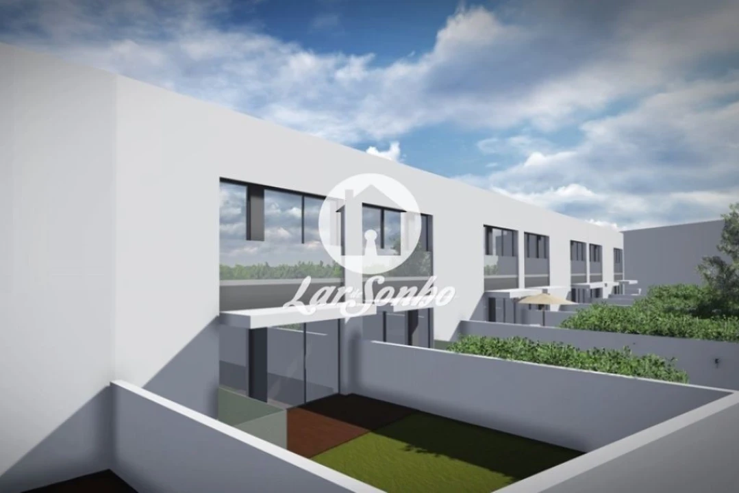 Moradia T3 para Venda em Aguas Santas Foto 1