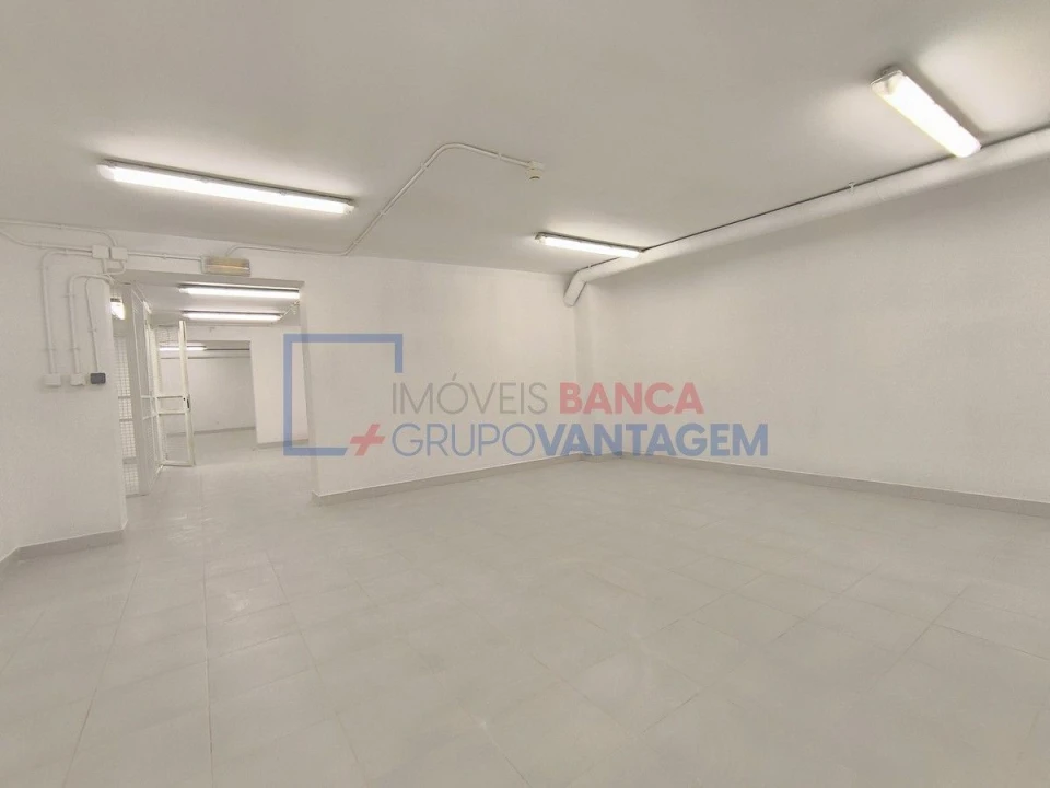 Loja para Venda em Póvoa de Santo Adrião e Olival Basto Foto 10