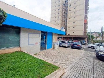 Loja para Venda em Póvoa de Santo Adrião e Olival Basto