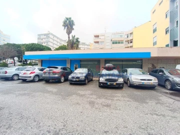 Loja para Venda em Póvoa de Santo Adrião e Olival Basto