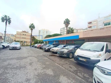 Loja para Venda em Póvoa de Santo Adrião e Olival Basto