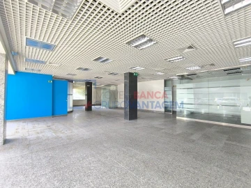 Loja para Venda em Póvoa de Santo Adrião e Olival Basto