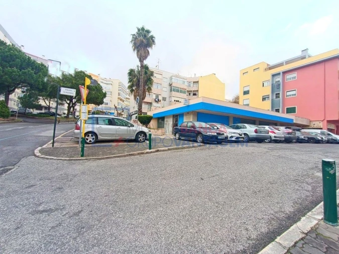 Loja para Venda em Póvoa de Santo Adrião e Olival Basto Foto 7