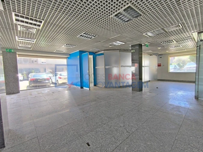 Loja para Venda em Póvoa de Santo Adrião e Olival Basto Foto 6