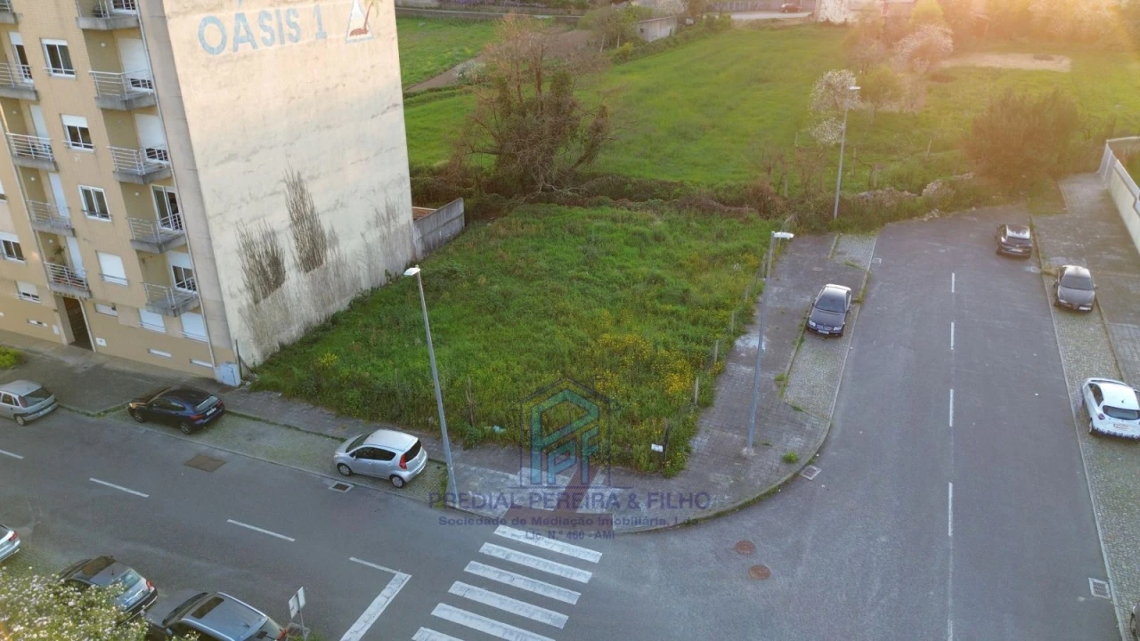 Terreno P/ Prédio para Venda em Alfena Foto 1