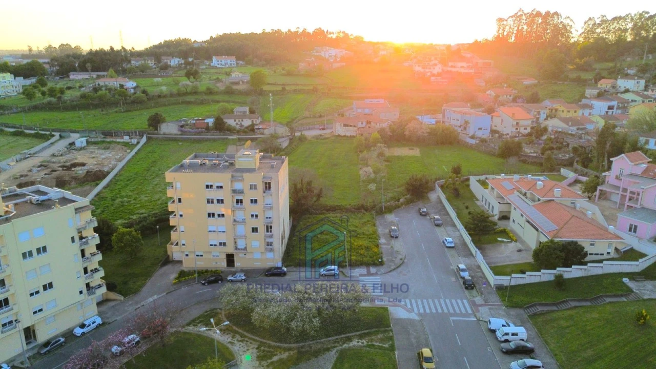 Terreno P/ Prédio para Venda em Alfena Foto 3
