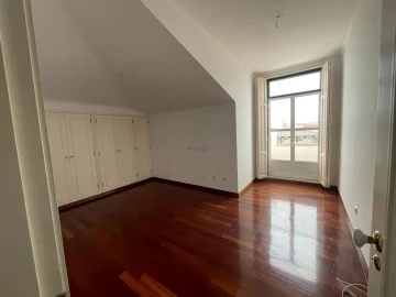 Apartamento T3 para Arrendamento em Marvila, Ribeira Santarém, São Salvador, São Nicolau