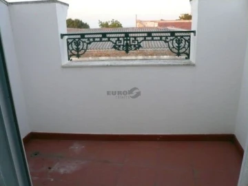 Apartamento T3 para Arrendamento em Marvila, Ribeira Santarém, São Salvador, São Nicolau