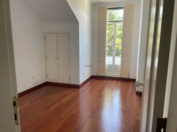 Apartamento T3 para Arrendamento em Marvila, Ribeira Santarém, São Salvador, São Nicolau