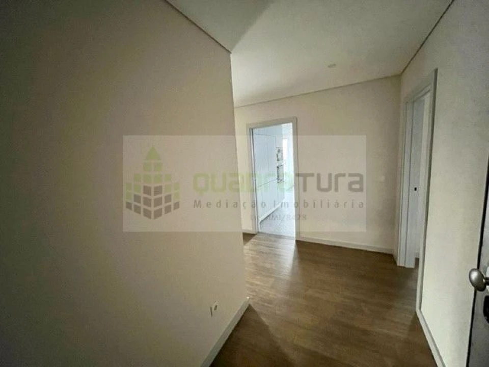 Apartamento T3 para Venda em Cedofeita, Santo Ildefonso, Sé, Miragaia, São Nicolau e Vitória Foto 5