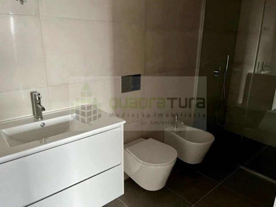 Apartamento T3 para Venda em Cedofeita, Santo Ildefonso, Sé, Miragaia, São Nicolau e Vitória Foto 20