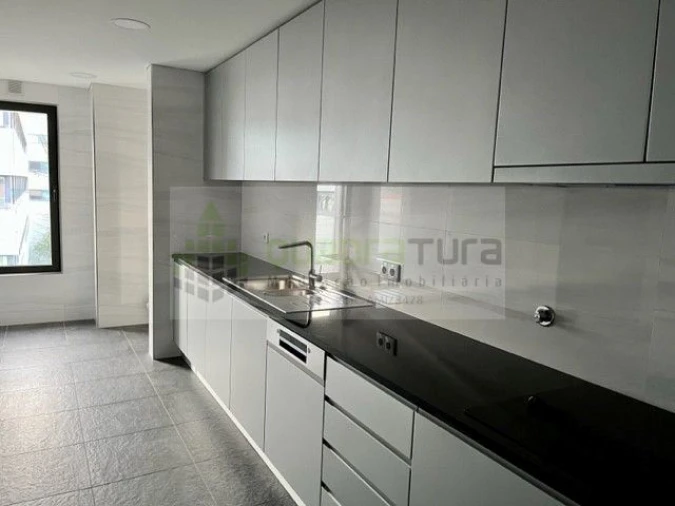 Apartamento T3 para Venda em Cedofeita, Santo Ildefonso, Sé, Miragaia, São Nicolau e Vitória Foto 8