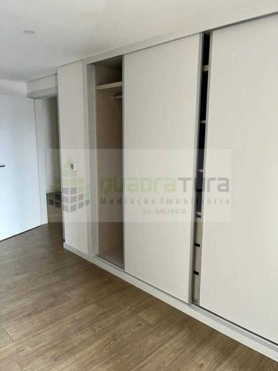 Apartamento T3 para Venda em Cedofeita, Santo Ildefonso, Sé, Miragaia, São Nicolau e Vitória Foto 16