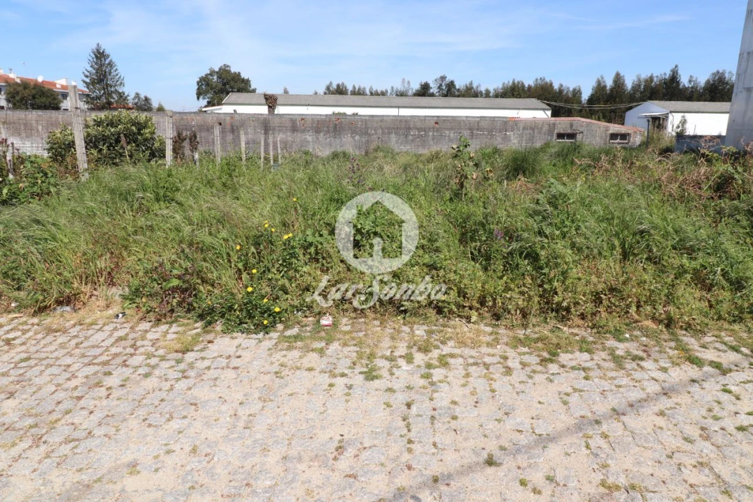 Terreno para Venda em Santa Maria de Lamas Foto 10