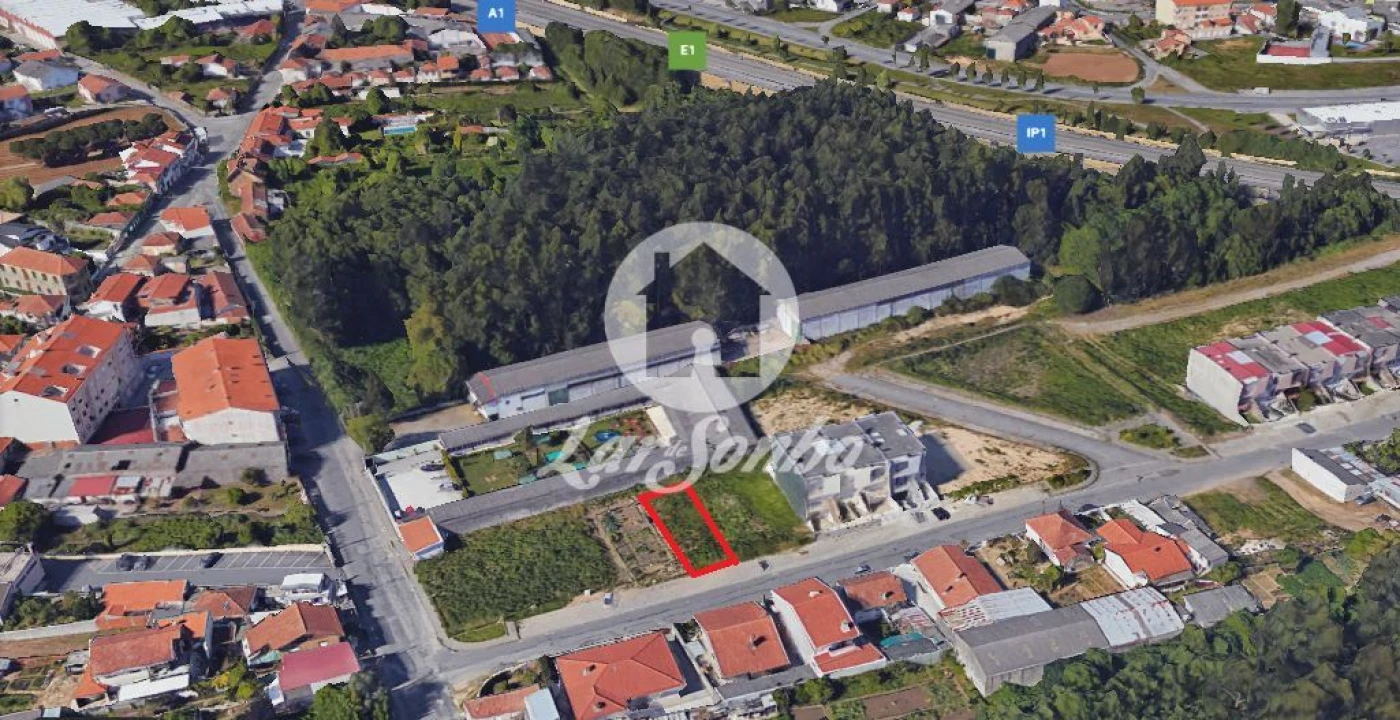 Terreno para Venda em Santa Maria de Lamas Foto 11