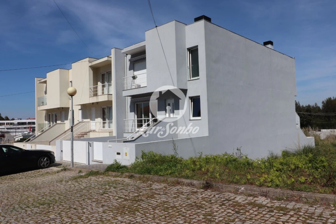 Terreno para Venda em Santa Maria de Lamas Foto 5