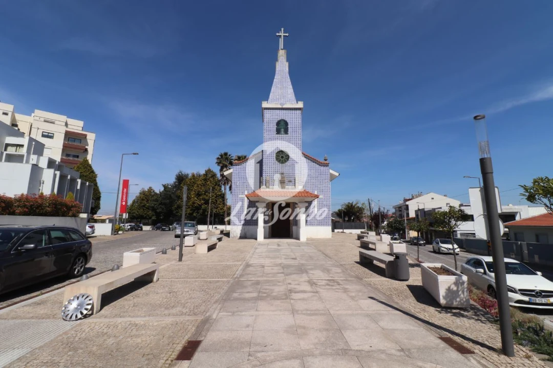 Terreno para Venda em Santa Maria de Lamas Foto 3