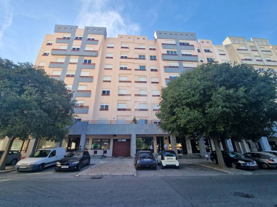 Escritório para Arrendamento em Carnide Foto 1