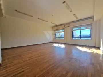 Escritório para Arrendamento em Carnide