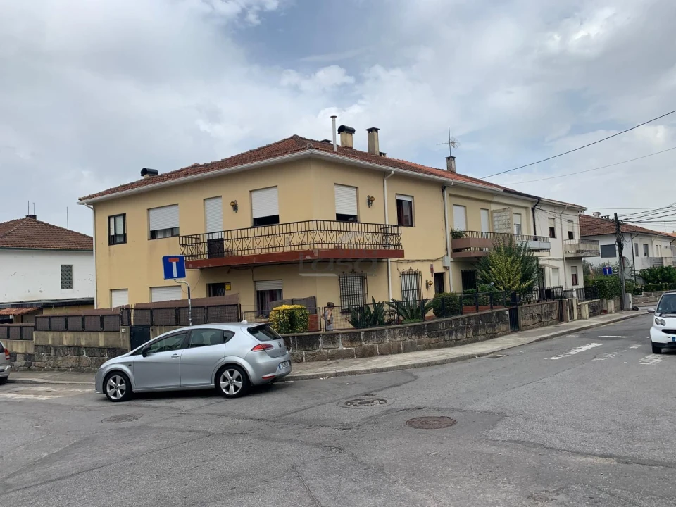 Moradia T6 para Venda em Rio Tinto Foto 3