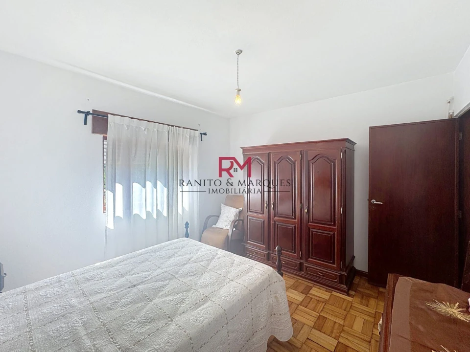 Moradia T4 para Venda em Livração Foto 10