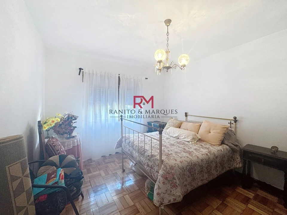 Moradia T4 para Venda em Livração Foto 13