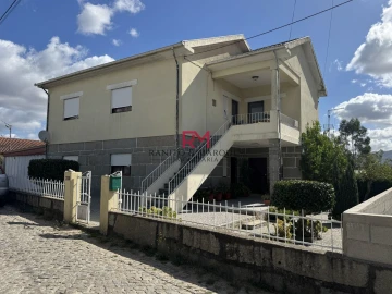 Moradia T4 para Venda em Livração