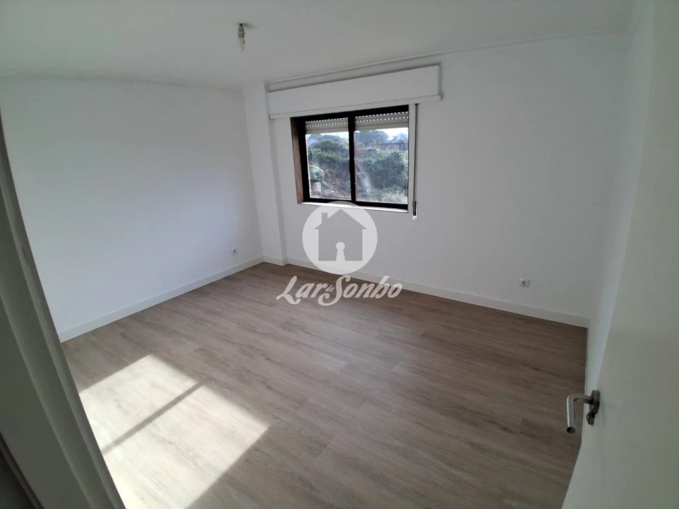 Apartamento T2 para Venda em Rio Tinto Foto 3