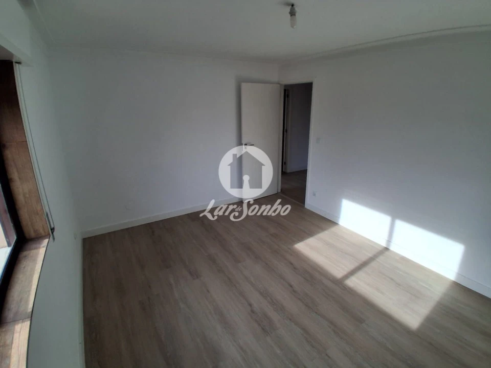 Apartamento T2 para Venda em Rio Tinto Foto 14