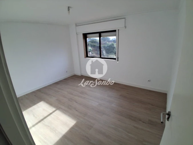 Apartamento T2 para Venda em Rio Tinto Foto 3
