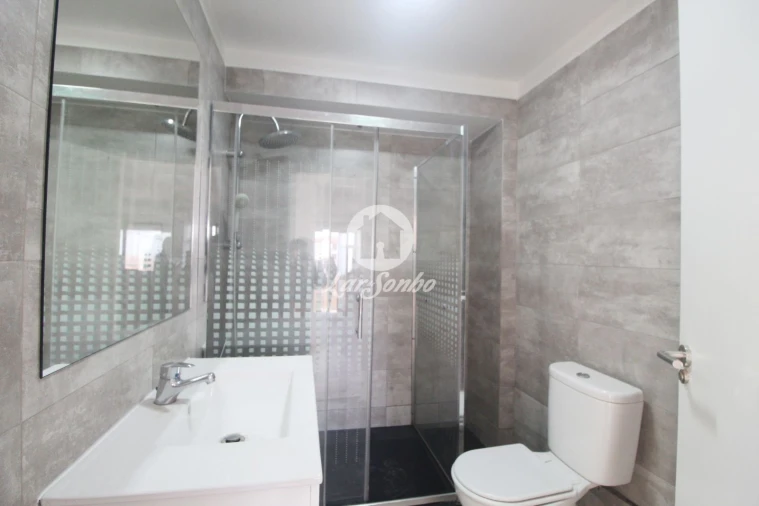 Apartamento T2 para Venda em Rio Tinto Foto 17