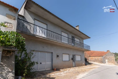 Moradia T3 para Venda em Alvados e Alcaria