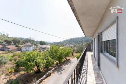 Moradia T3 para Venda em Alvados e Alcaria