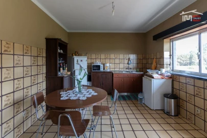 Moradia T3 para Venda em Alvados e Alcaria