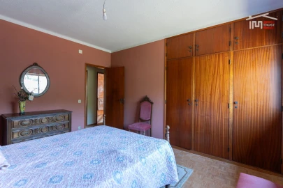 Moradia T3 para Venda em Alvados e Alcaria