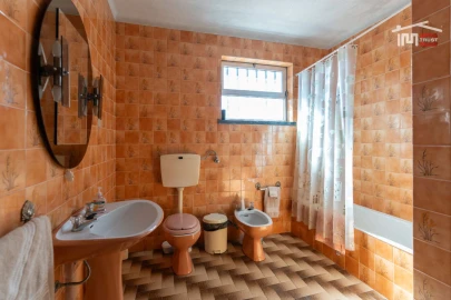 Moradia T3 para Venda em Alvados e Alcaria