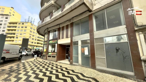 Escritório para Arrendamento em Alvalade