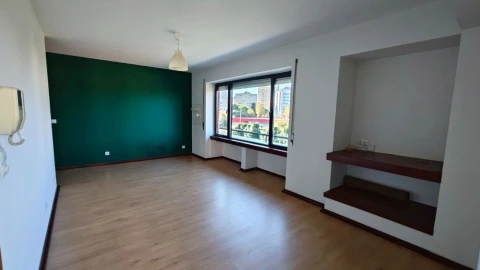 Apartamento T1 para Arrendamento em Paranhos